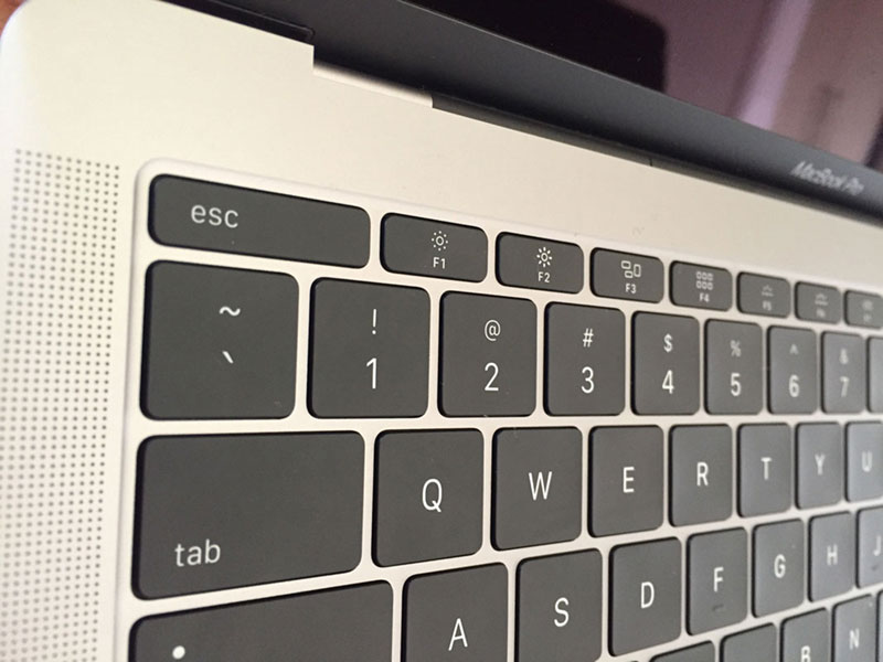 2017 macbook pro no touch bar